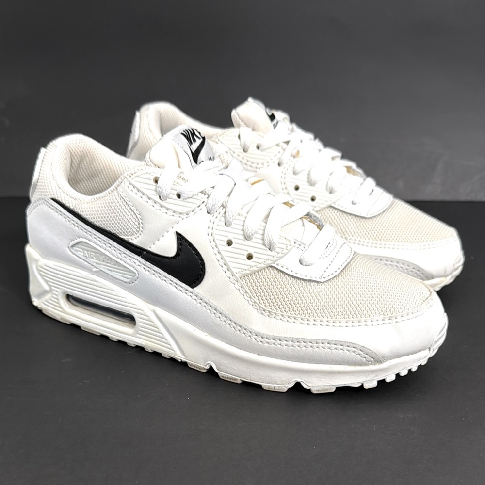 Nike Women's Sneakers - White and Black